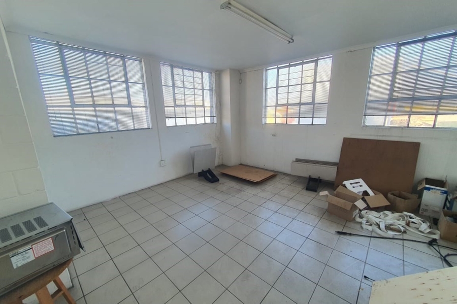 To Let commercial Property for Rent in Deal Party Eastern Cape